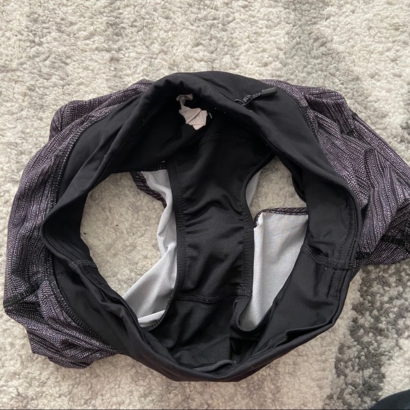 Lululemon Speed Up Shorts 2.5” - Picture 7 of 8